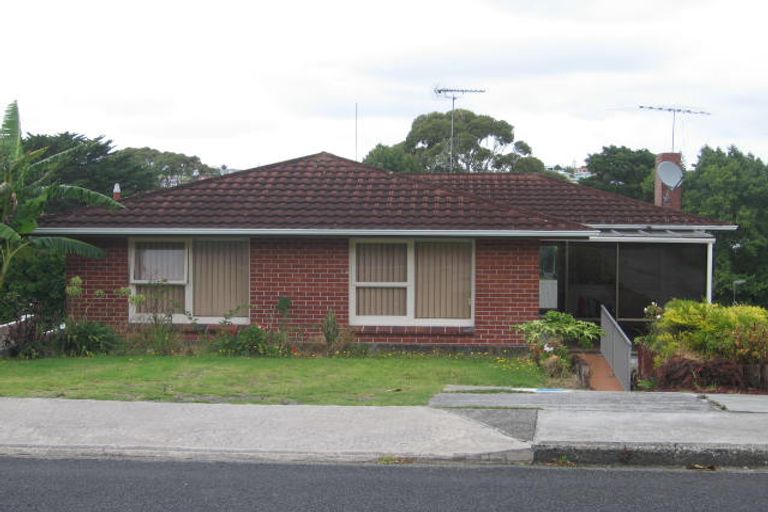 Photo of property in 34 Edgeworth Road, Glenfield, Auckland, 0629