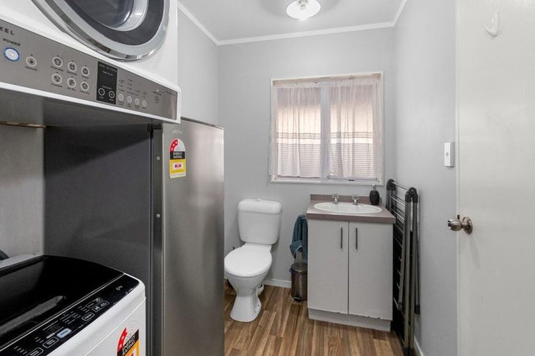 Photo of property in 1/19 Lilburn Crescent, Massey, Auckland, 0614