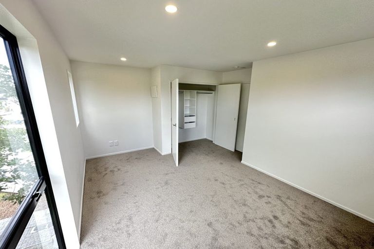Photo of property in 4a/148 Lincoln Road, Henderson, Auckland, 0610