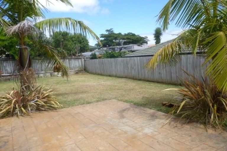 Photo of property in 11 Mt Lebanon Crescent, The Gardens, Auckland, 2105