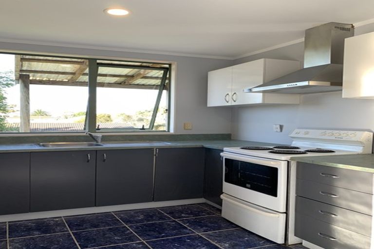 Photo of property in 2/10 Southview Place, Wattle Downs, Auckland, 2102