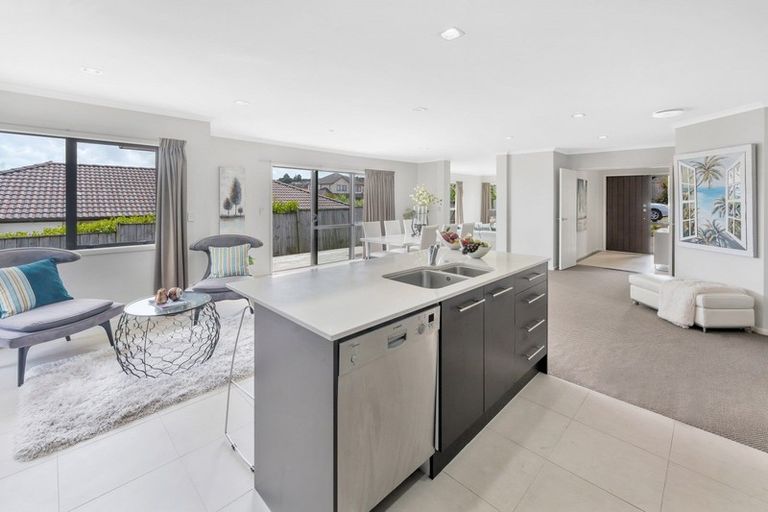 Photo of property in 3 Bilancia Place, Flat Bush, Auckland, 2016