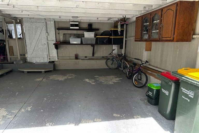 Photo of property in 8 Widmore Drive, Massey, Auckland, 0614