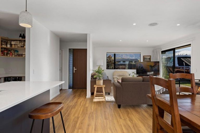 Photo of property in 32 Stratford Drive, Mount Pisa, Cromwell, 9383