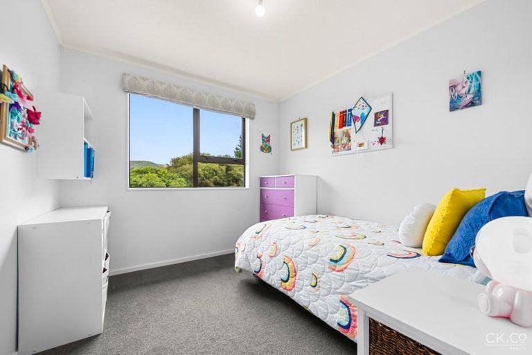 Photo of property in 180 Holborn Drive, Stokes Valley, Lower Hutt, 5019
