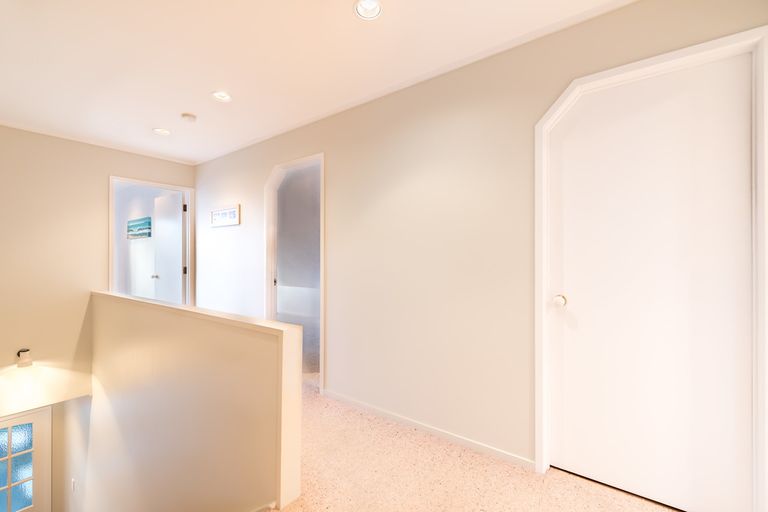 Photo of property in 2 Daffodil Street, Titirangi, Auckland, 0604