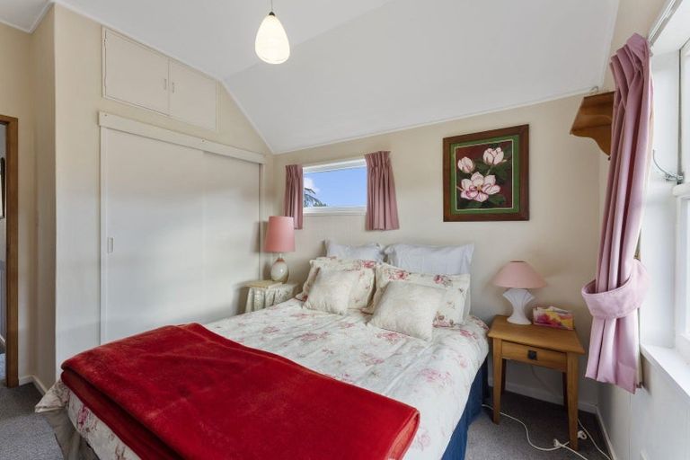 Photo of property in 14 Haast Close, Kelson, Lower Hutt, 5010