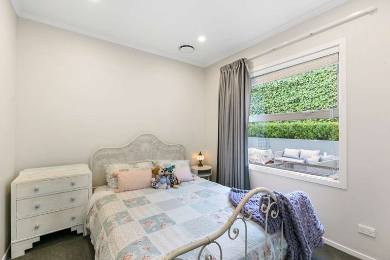 Photo of property in 7f Marjory Close, Broadmeadows, Wellington, 6035