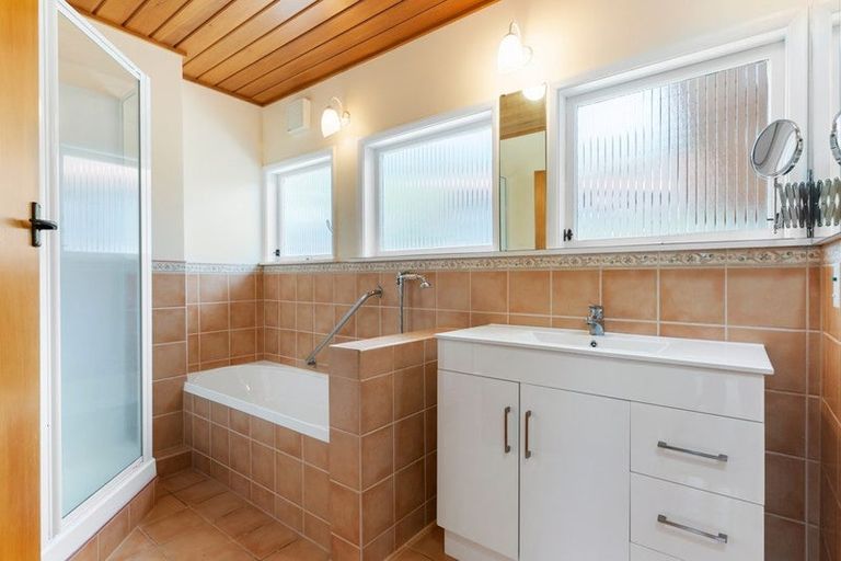 Photo of property in 7 Dorset Way, Wilton, Wellington, 6012