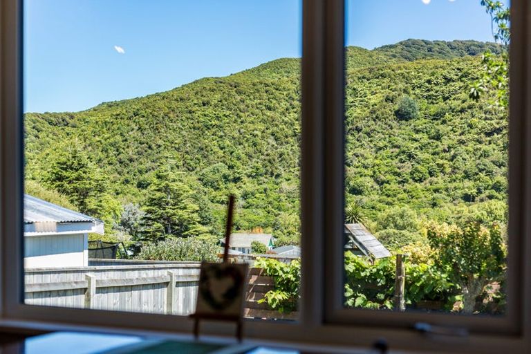 Photo of property in 112 Coast Road, Wainuiomata, Lower Hutt, 5014