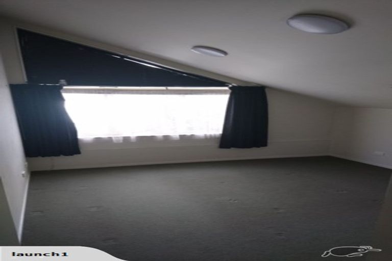 Photo of property in 9/15 Clearwater Cove, West Harbour, Auckland, 0618