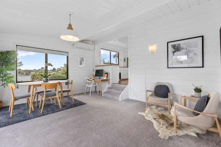 Photo of property in 71 Heta Road, Highlands Park, New Plymouth, 4312