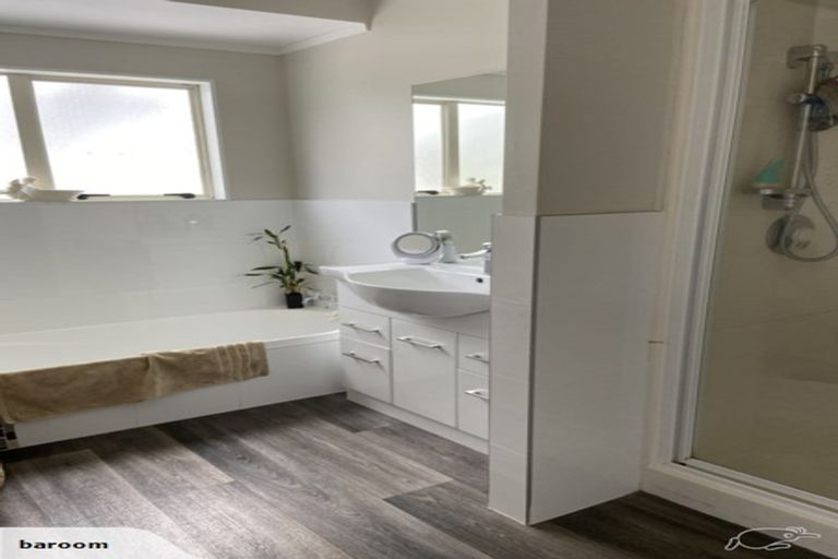 Photo of property in 3/109 Gossamer Drive, Pakuranga Heights, Auckland, 2010