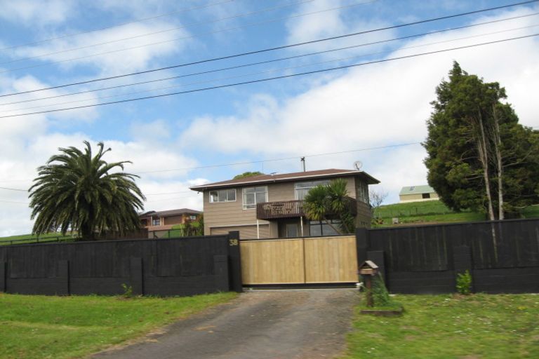 Photo of property in 38 Bethells Road, Waitakere, Henderson, 0782