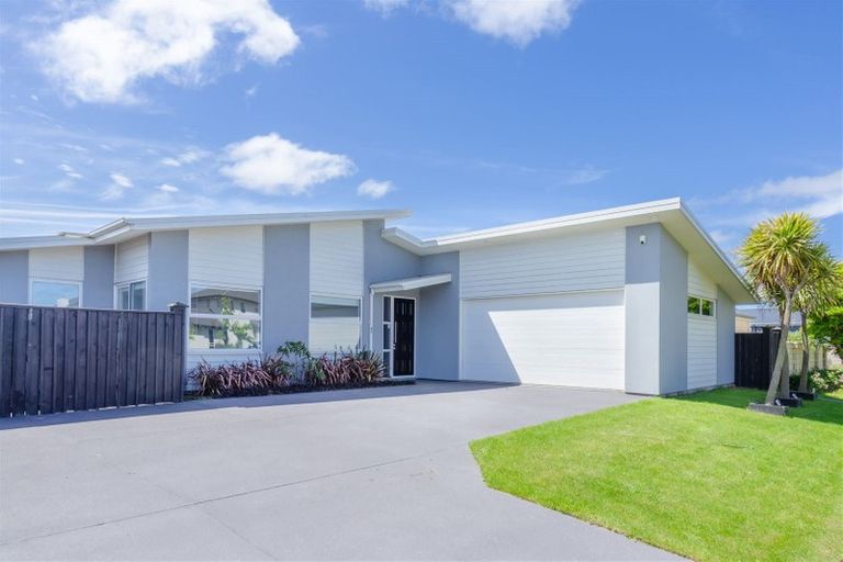 Photo of property in 45 Westpark Drive, Burnside, Christchurch, 8053