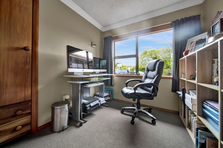 Photo of property in 24 Kahikatea Street, Inglewood, 4330