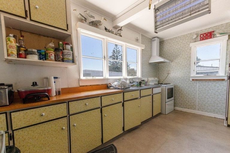 Photo of property in 40 Thatcher Street, Castlecliff, Whanganui, 4501