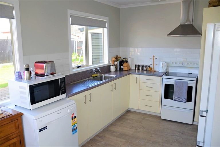 Photo of property in 19a Lenton Street, Aranui, Christchurch, 8061