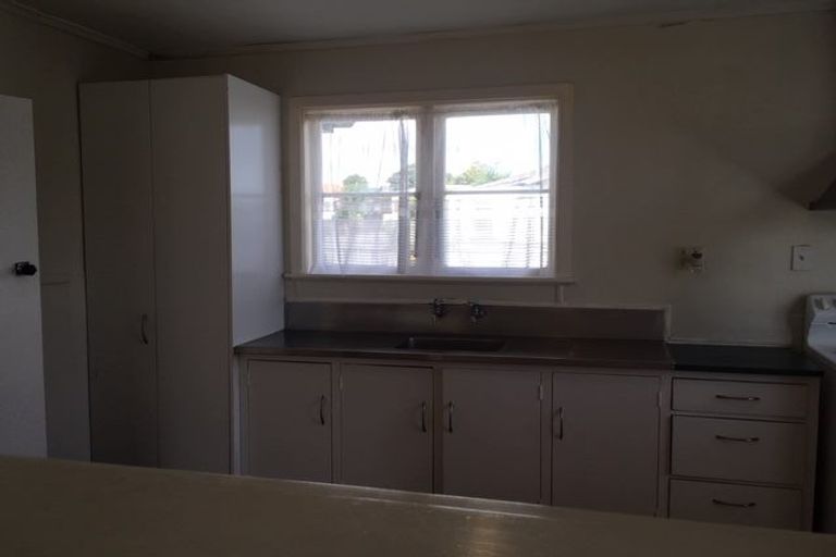 Photo of property in 27 Opaheke Road, Papakura, 2110