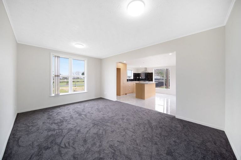 Photo of property in 15 Mayflower Close, Mangere East, Auckland, 2024