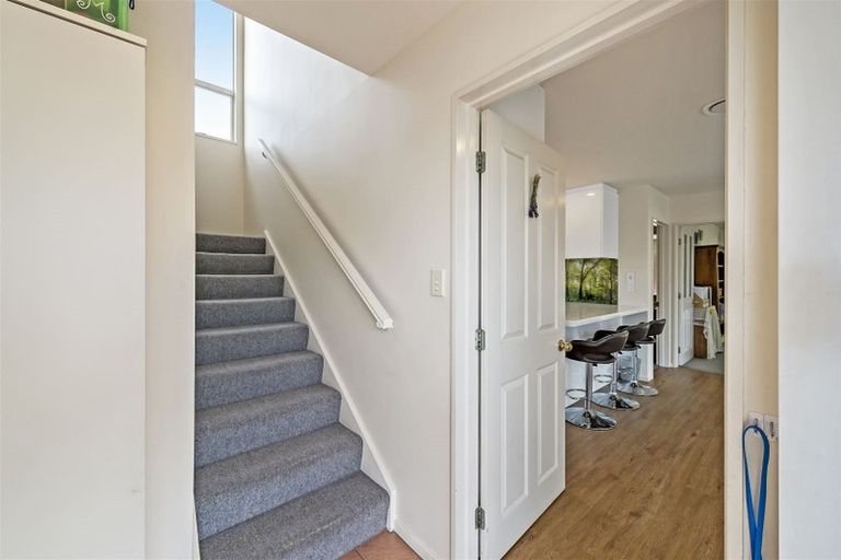 Photo of property in 6 Rosefield Lane, Northcote, Christchurch, 8052