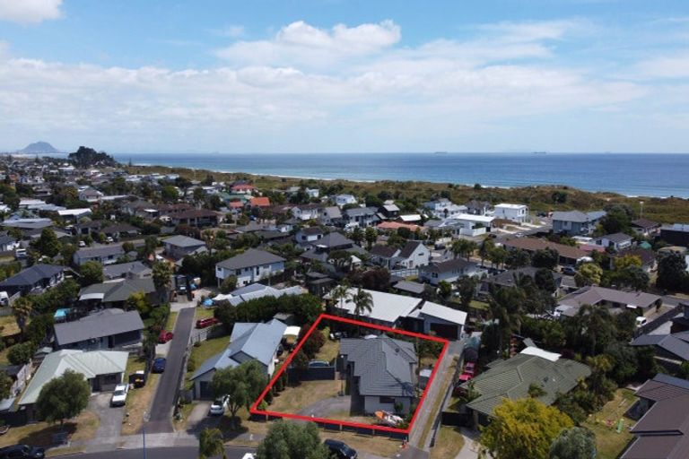 Photo of property in 43 Katerini Grove, Papamoa Beach, Papamoa, 3118