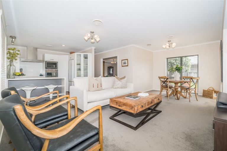 Photo of property in 115 Summerhill Drive, Fitzherbert, Palmerston North, 4410