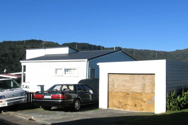 Photo of property in 20 Clapham Grove, Stokes Valley, Lower Hutt, 5019