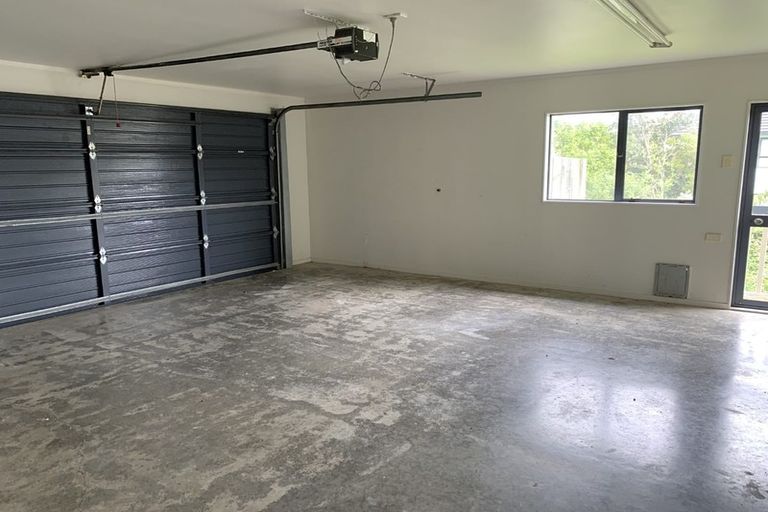 Photo of property in 110 Woodman Drive, Tawa, Wellington, 5028