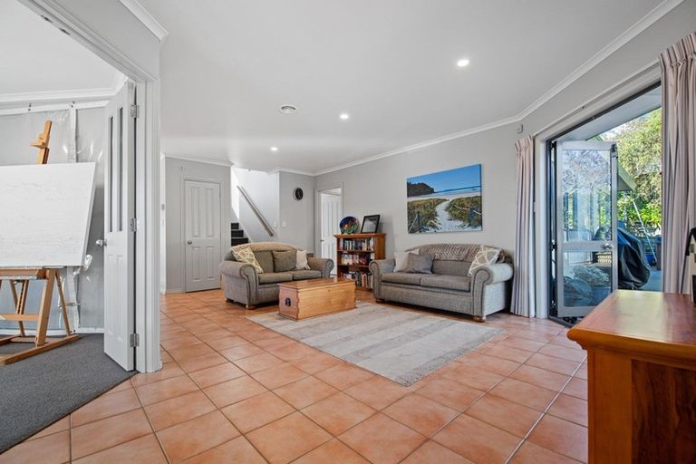 Photo of property in 35 Greenfield Drive, Western Heights, Hamilton, 3200