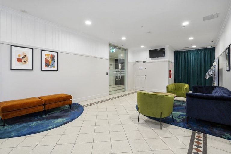 Photo of property in Atrium Towers, 4o/154 The Terrace, Wellington Central, Wellington, 6011