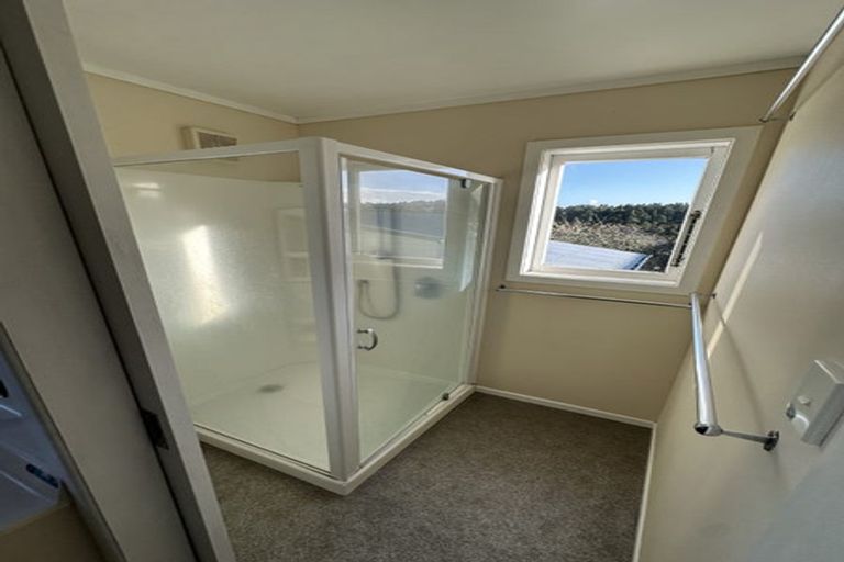 Photo of property in 120 Eskdale Road, Birkdale, Auckland, 0626