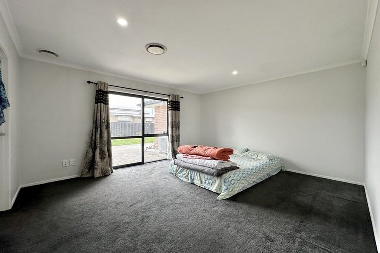 Photo of property in 33 Hopkirk Avenue, Wallaceville, Upper Hutt, 5018