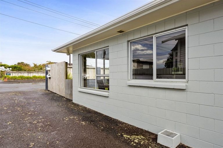 Photo of property in 74a Barrett Street, Westown, New Plymouth, 4310