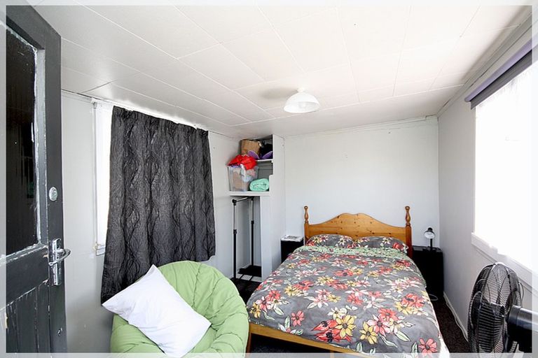 Photo of property in 27 Punga Street, Tangimoana, 4822