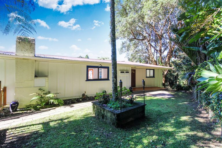 Photo of property in 21 Kauri Loop Road, Oratia, Auckland, 0604