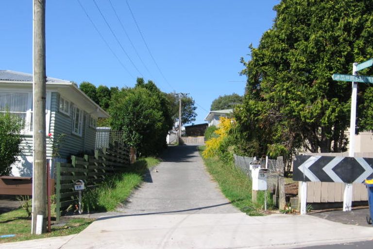 Photo of property in 17 Blease Street, New Lynn, Auckland, 0600