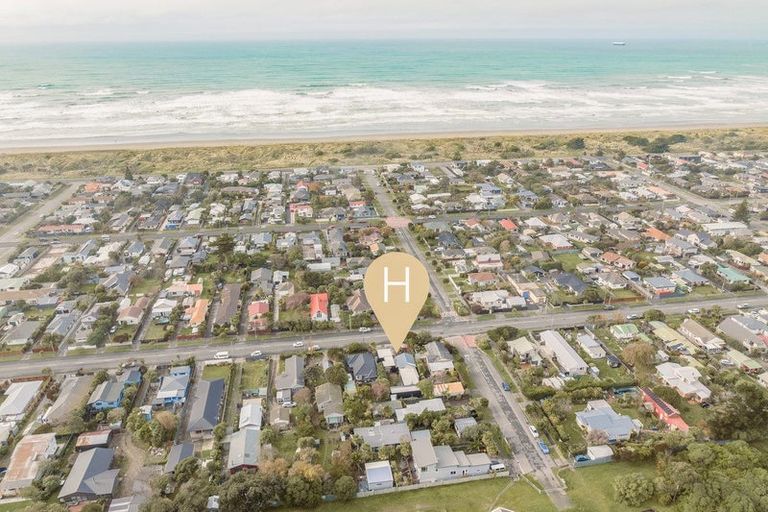 Photo of property in 276 Estuary Road, South New Brighton, Christchurch, 8062