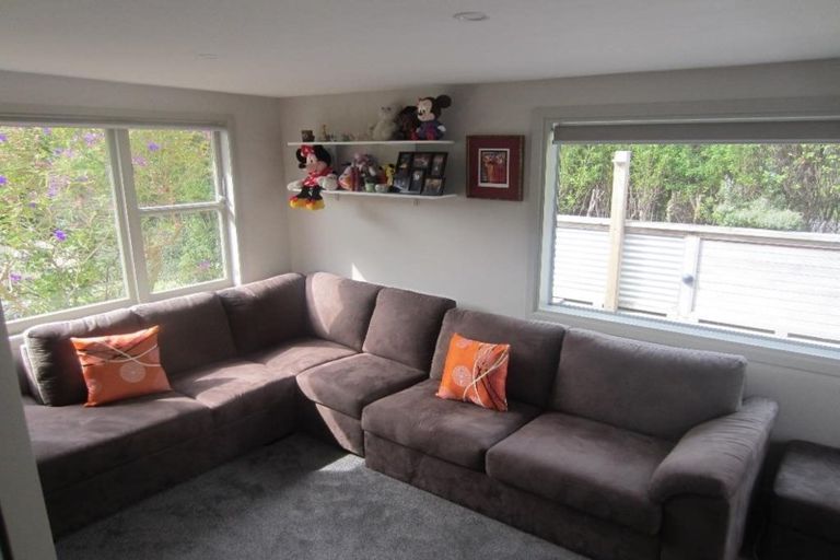 Photo of property in 9 Allen Terrace, Tawa, Wellington, 5028