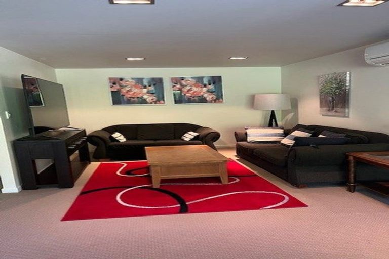 Photo of property in 2/17 Blackbridge Road, Wadestown, Wellington, 6012