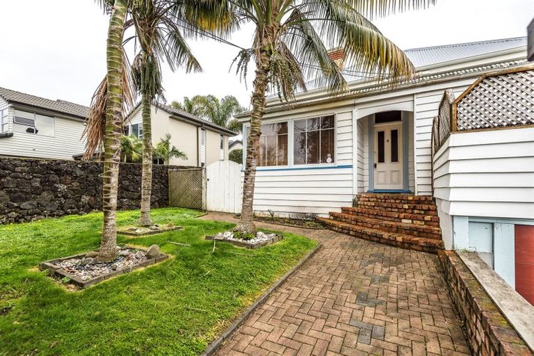 Photo of property in 4 Woodbine Avenue, Greenlane, Auckland, 1051