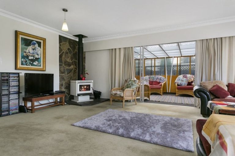 Photo of property in 5 Woodstock Crescent, Leamington, Cambridge, 3432