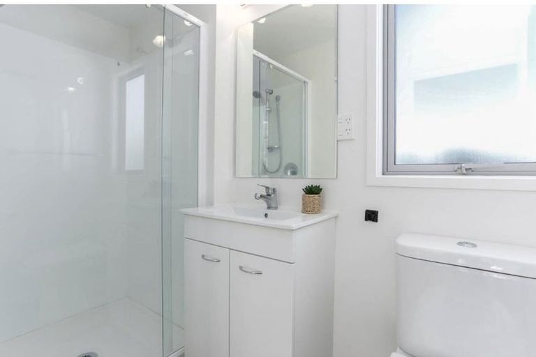 Photo of property in 2/8 Paul Place, Pakuranga, Auckland, 2010