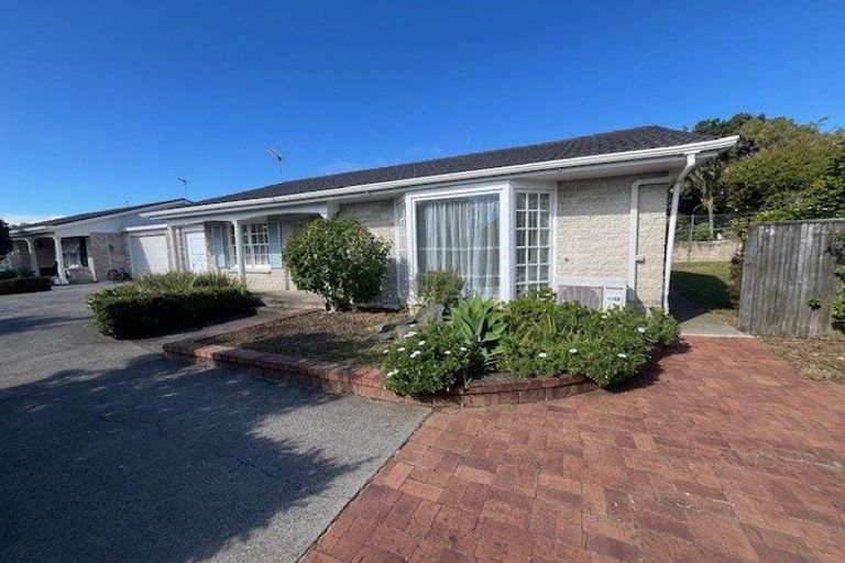 Photo of property in 2/11 Beaconview Rise, Farm Cove, Auckland, 2012