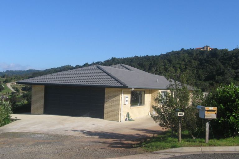 Photo of property in 22 Tarapatiki Drive, Whitianga, 3510
