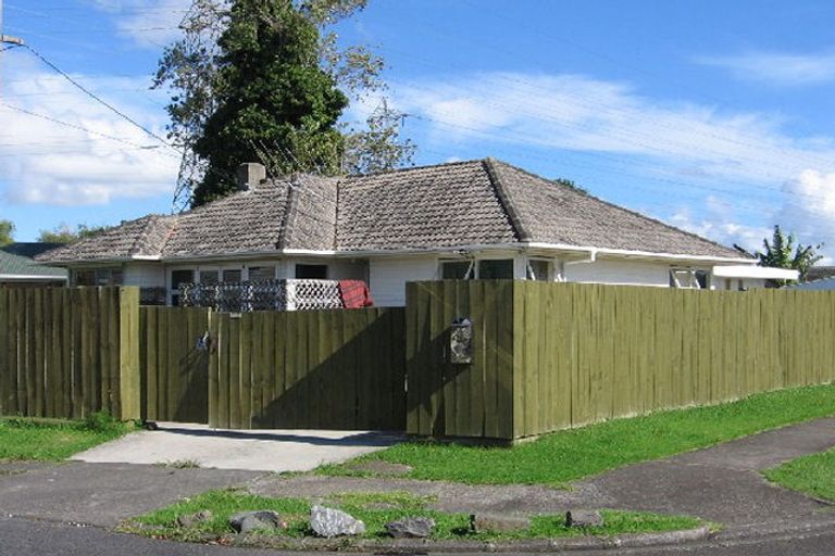 Photo of property in 28 Latham Avenue, Pakuranga, Auckland, 2010