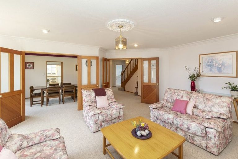 Photo of property in 18 Huntingdon Place, Avonhead, Christchurch, 8042