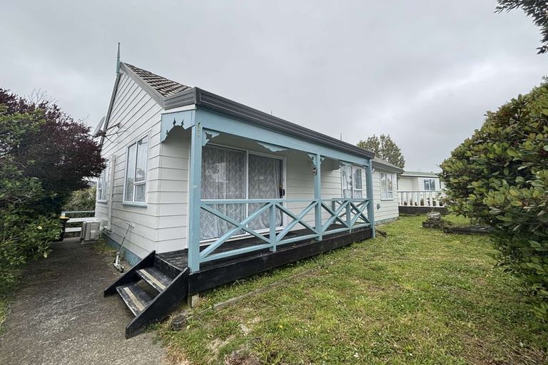 Photo of property in 72a Guadeloupe Crescent, Grenada Village, Wellington, 6037