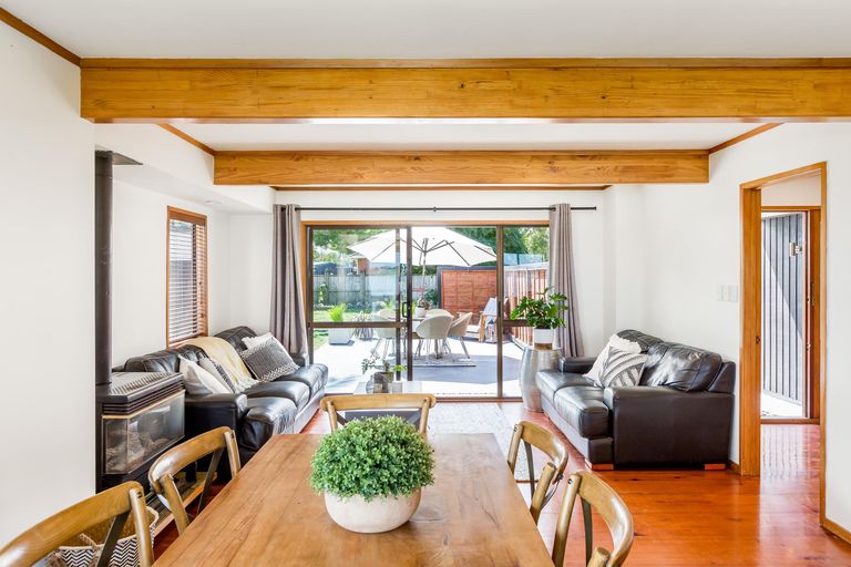 Photo of property in 33 St Annes Crescent, Wattle Downs, Auckland, 2103