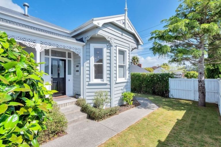 Photo of property in 1/80 Birkenhead Avenue, Birkenhead, Auckland, 0626
